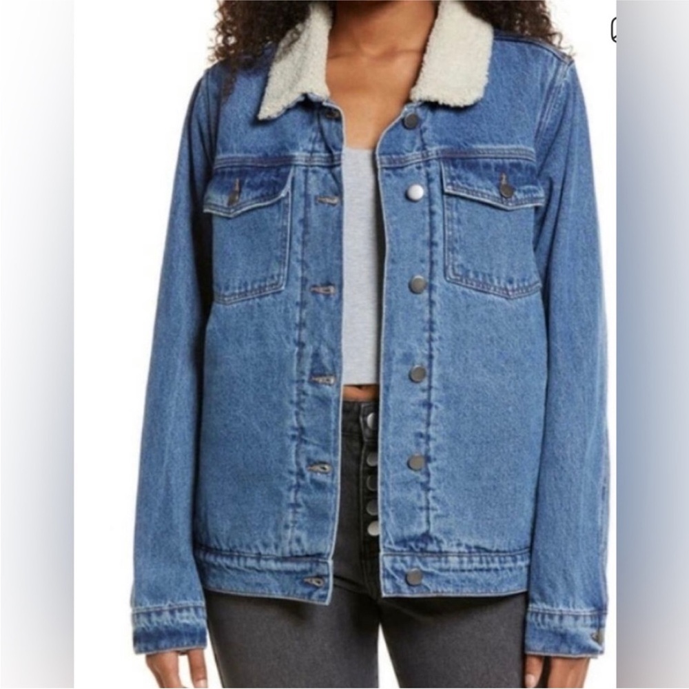 BP. Women's Blue Denim Oversize Trucker Jacket Size med Button Closure Pockets